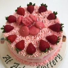 Vanilla & Buttercream Cake 1